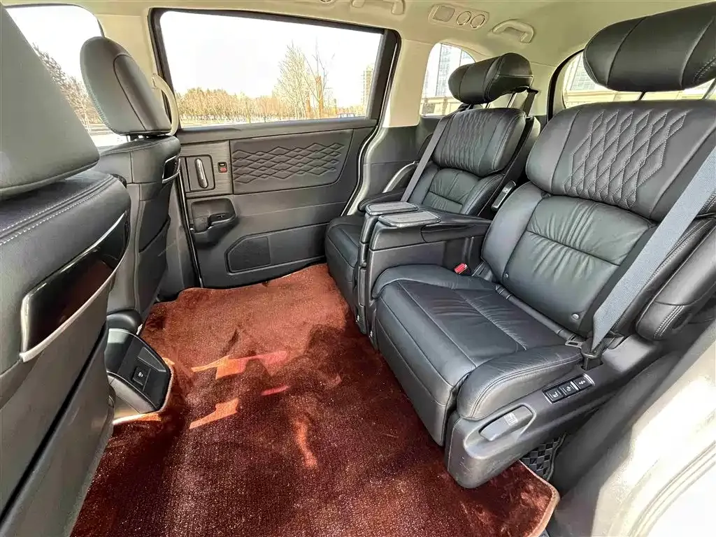 Honda Elysion 2023 из CN, фото 9