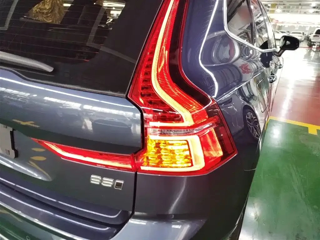 Volvo XC60 2023 из CN, фото 6