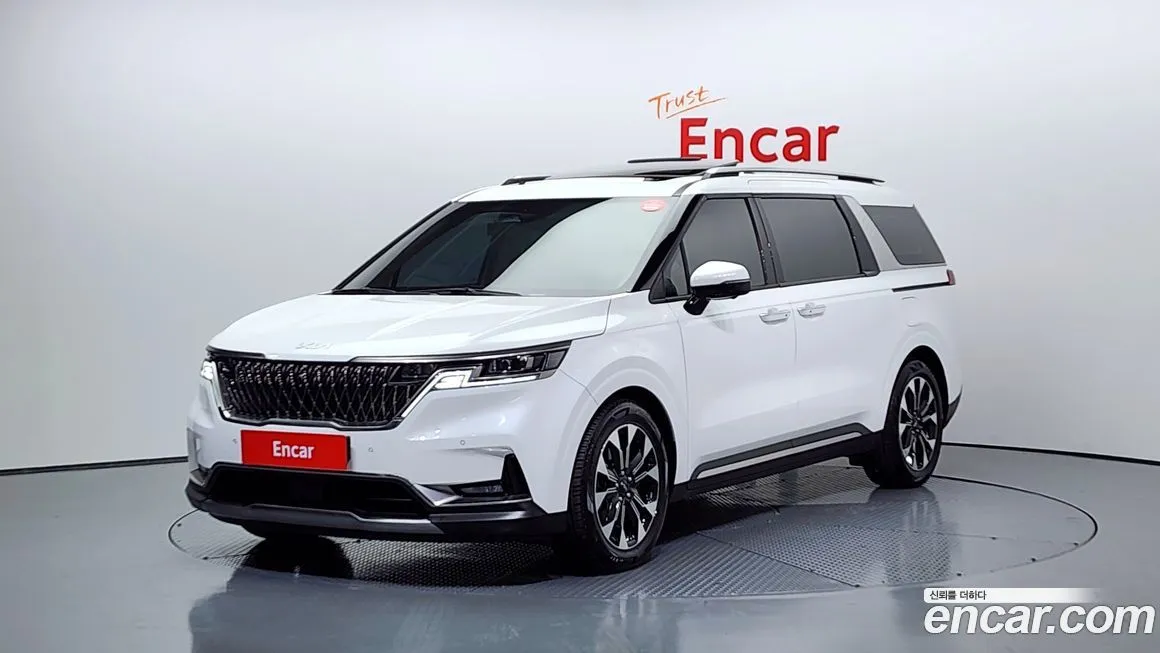Kia Carnival — фото 1