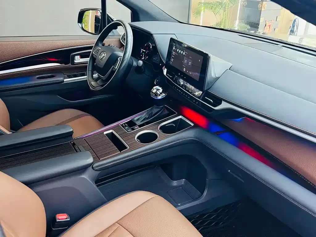 Toyota Granvia 2025 из CN, фото 6