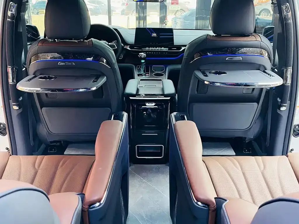 Toyota Granvia 2025 из CN, фото 5