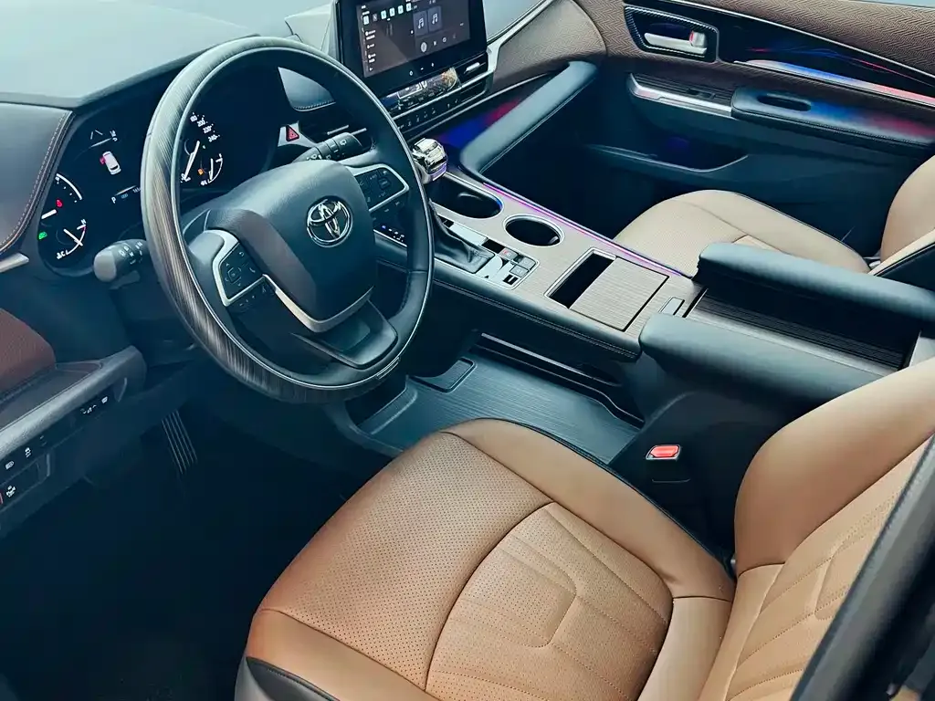 Toyota Granvia 2025 из CN, фото 8
