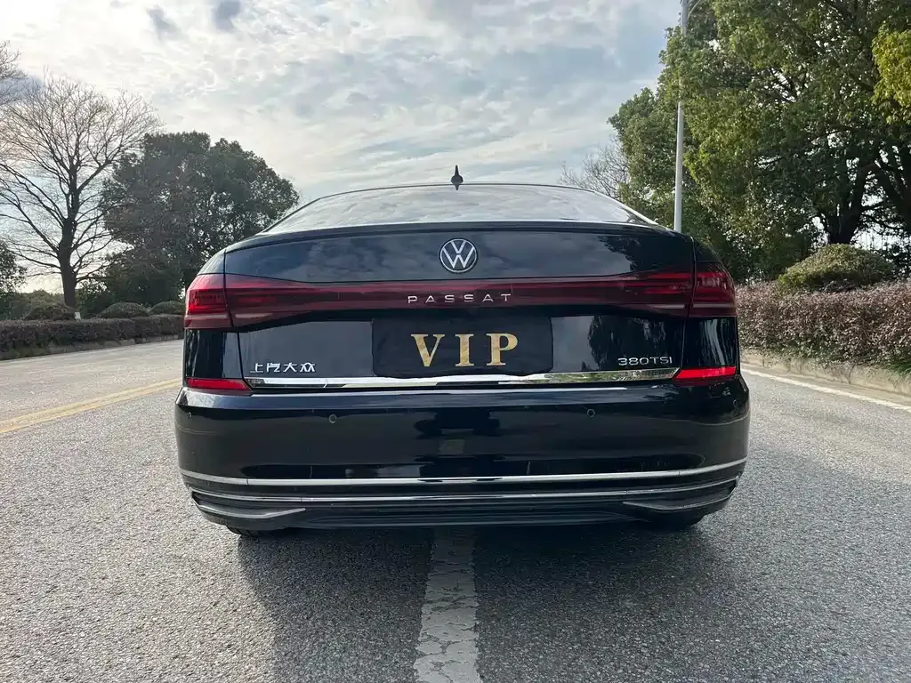 Volkswagen Passat — фото 9