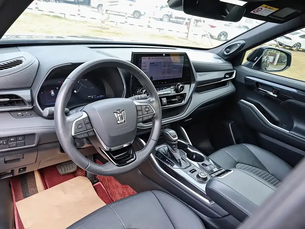Toyota Crown Kluger 2024 из CN, фото 5