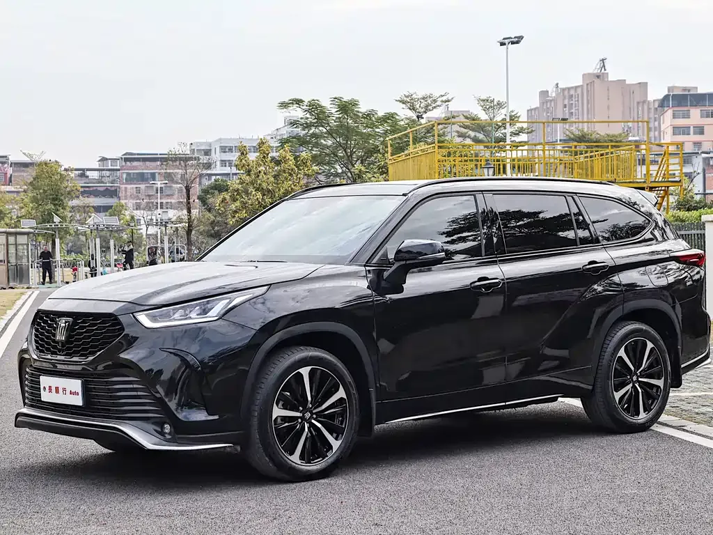 Toyota Crown Kluger 2024 из CN, фото 8