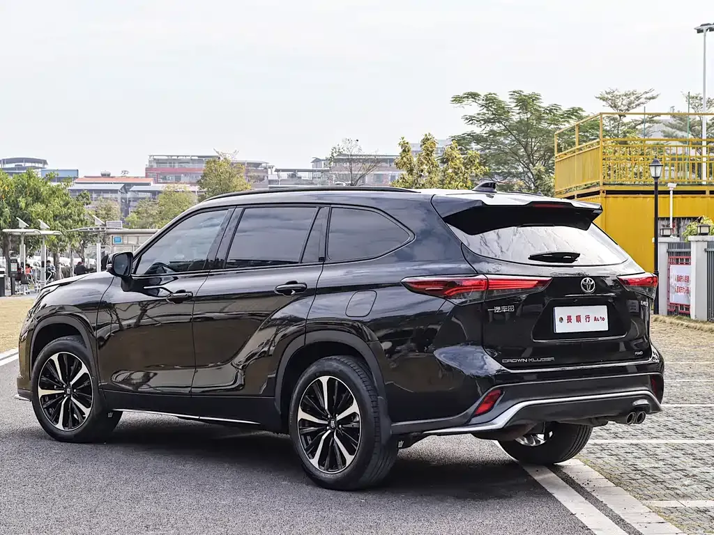 Toyota Crown Kluger 2024 из CN, фото 9