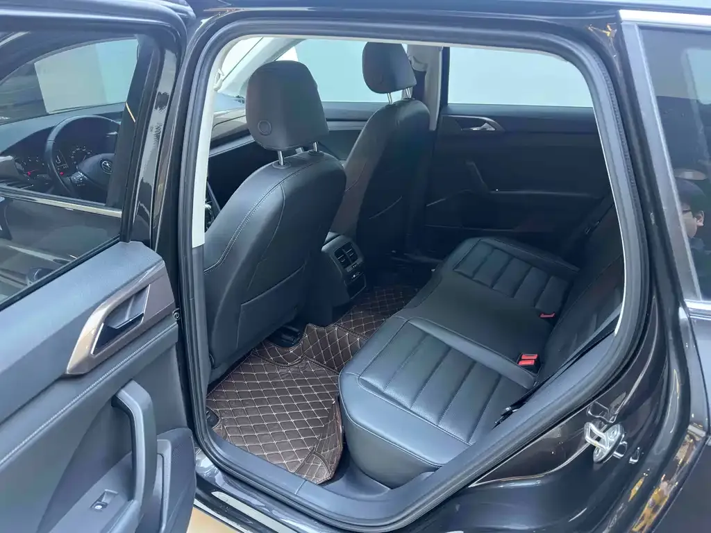 Volkswagen Tharu 2022 из CN, фото 6