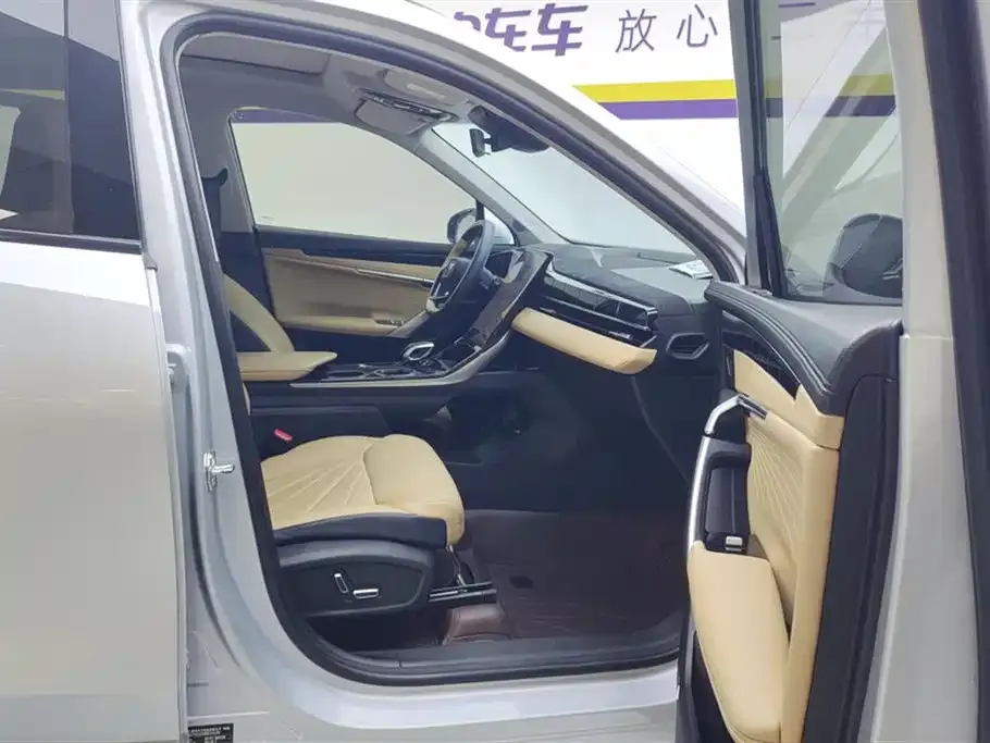 Geely Boyue L 2023 из CN, фото 3