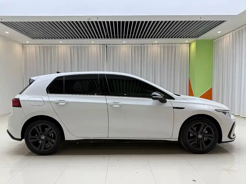 Volkswagen Golf 2021 из CN, фото 3