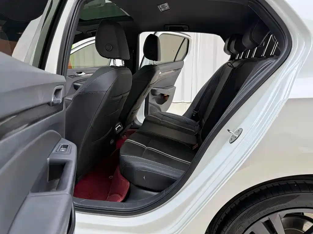 Volkswagen Golf 2021 из CN, фото 8