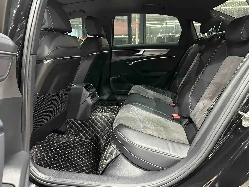 Audi A6L 2022 из CN, фото 6