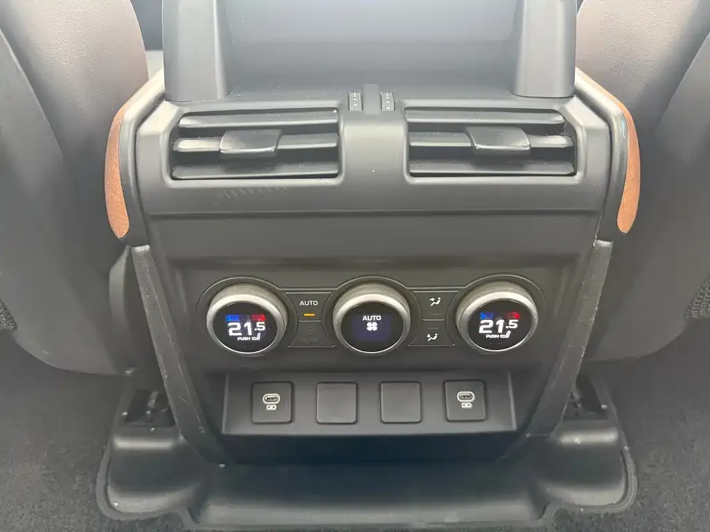 Land Rover Defender 2022 из CN, фото 2