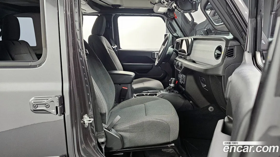 Jeep Wrangler 2024 из KR, фото 10