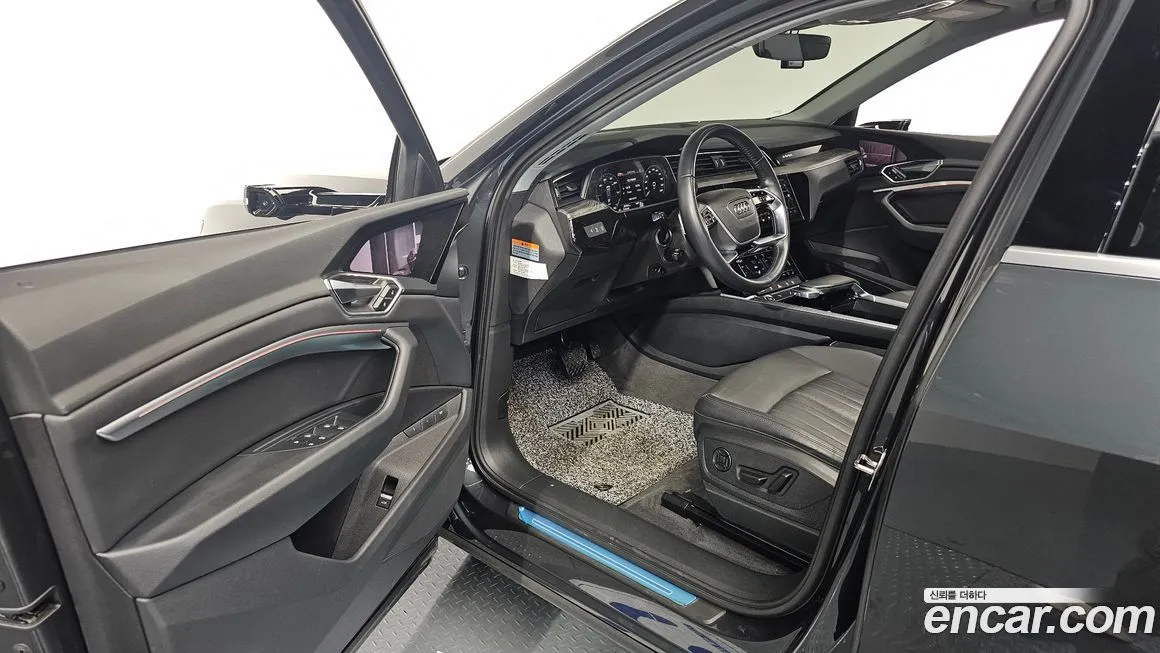 Audi e-tron 2021 из KR, фото 10