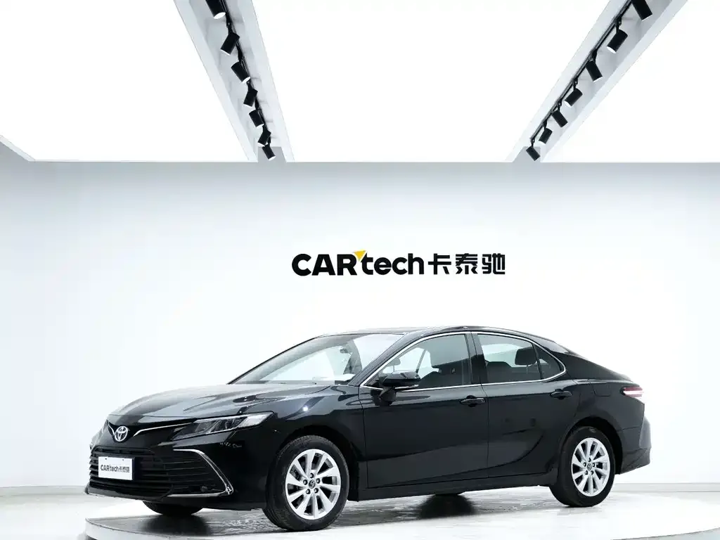 Toyota Camry 2023 из CN, фото 1
