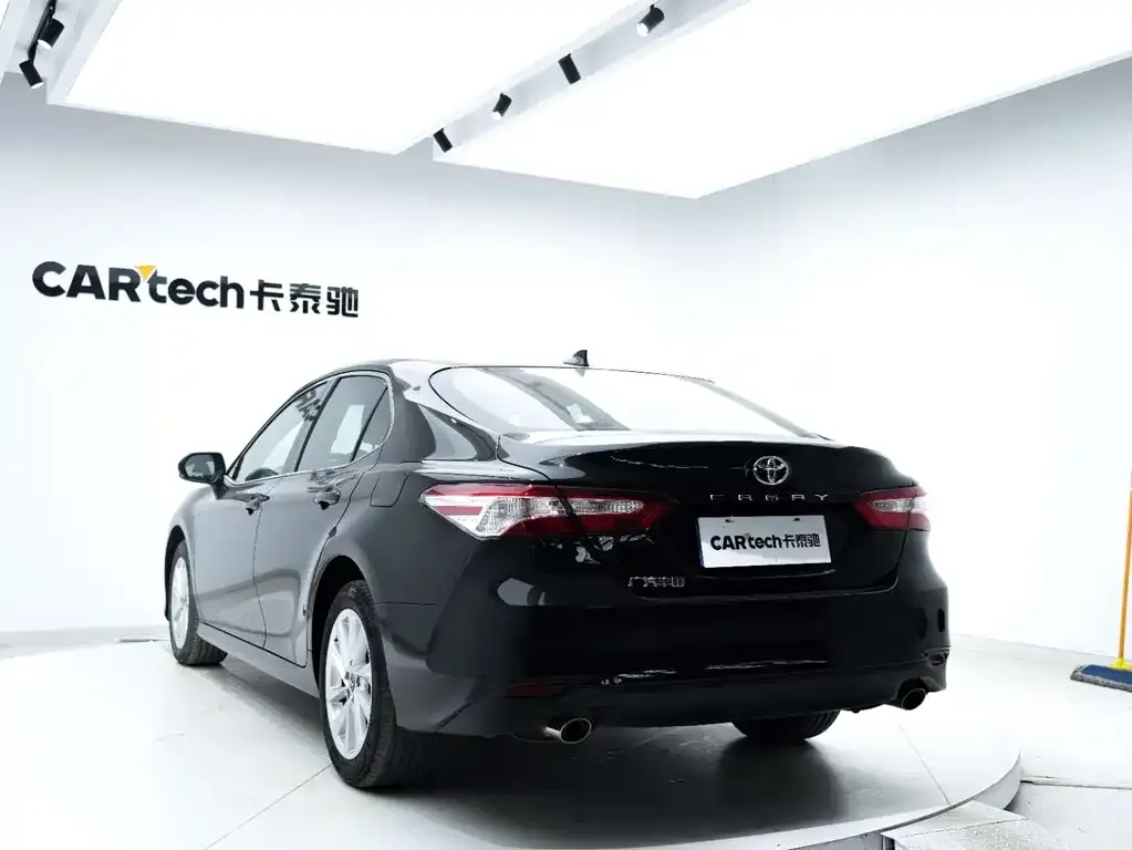 Toyota Camry 2023 из CN, фото 10