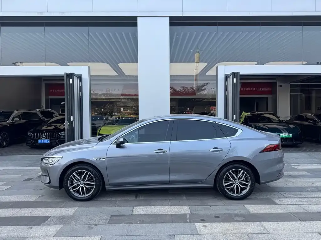 BYD Qin PLUS 2023 из CN, фото 8