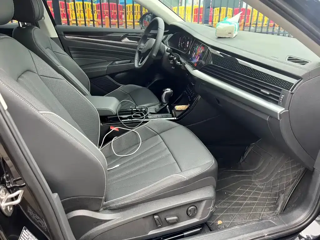 Volkswagen Passat 2023 из CN, фото 8