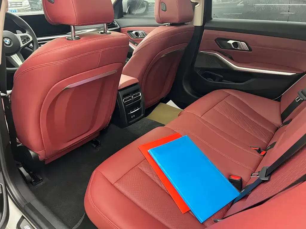 BMW 3 Series 2023 из CN, фото 7