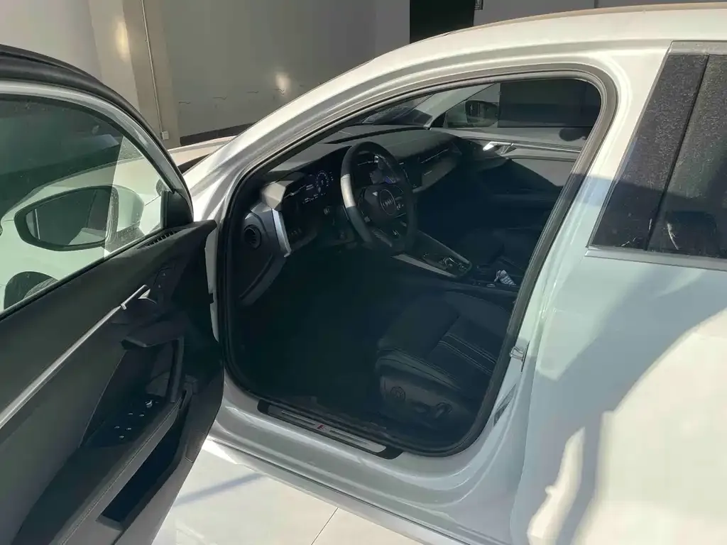 Audi A3 2023 из CN, фото 5