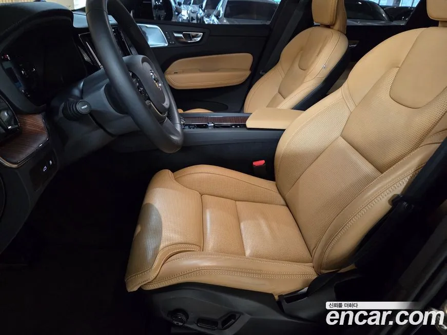 Volvo XC60 2024 из KR, фото 2