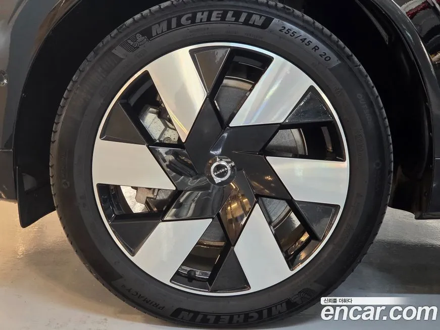 Volvo XC60 2024 из KR, фото 3