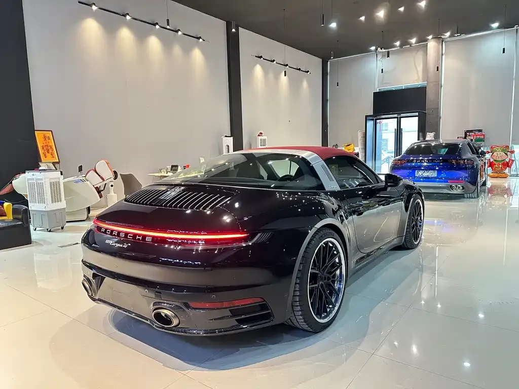 Porsche 911 2024 из CN, фото 8