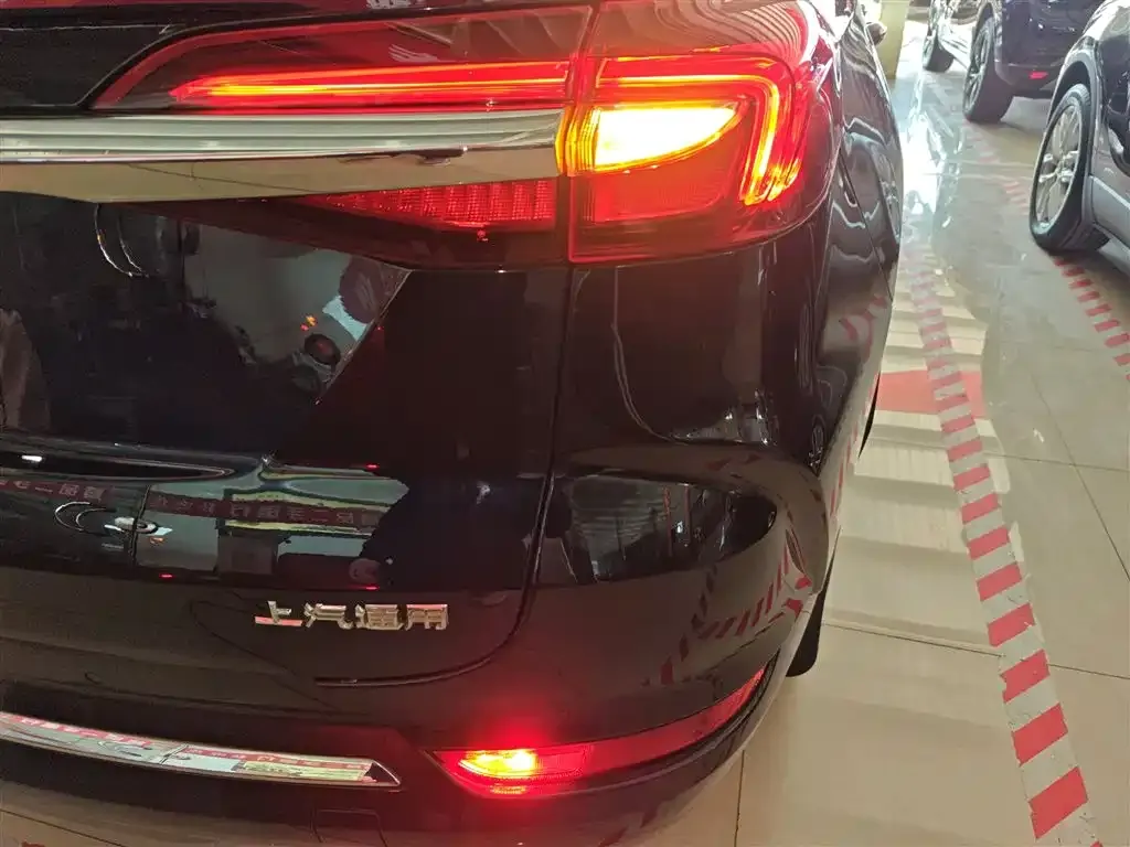 Buick Enclave 2021 из CN, фото 7