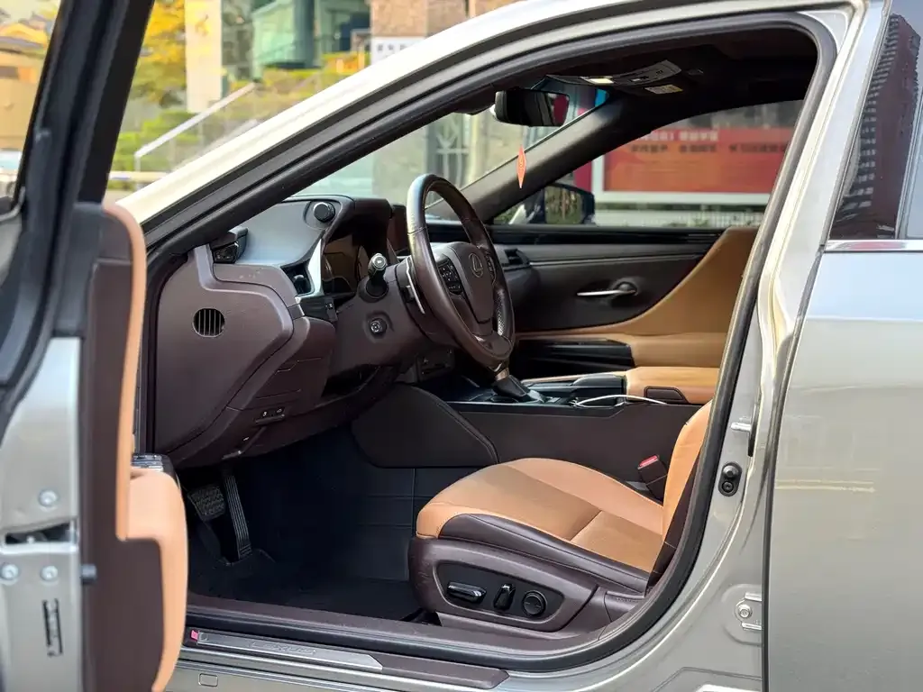 Lexus ES 2021 из CN, фото 4