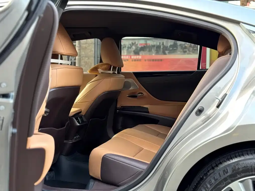 Lexus ES 2021 из CN, фото 5