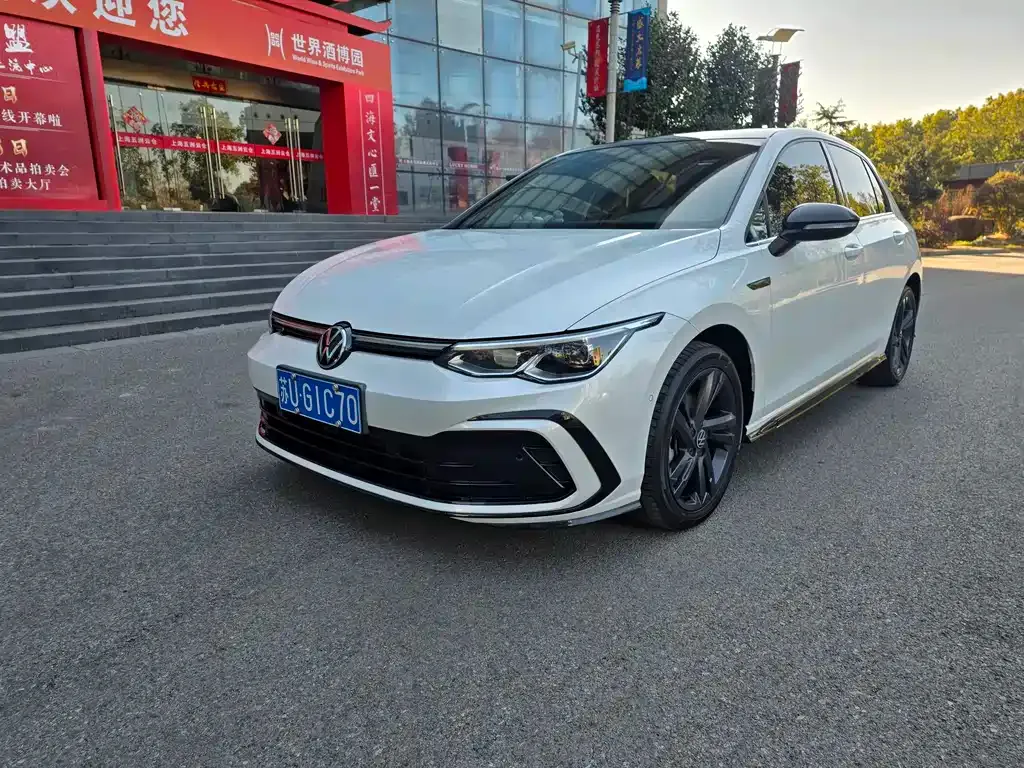 Volkswagen Golf 2023 из CN, фото 1