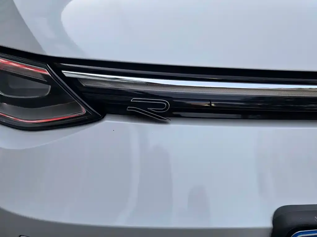 Volkswagen Golf 2023 из CN, фото 2