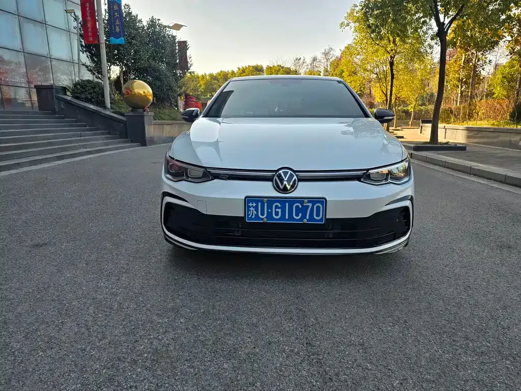 Volkswagen Golf 2023 из CN, фото 8
