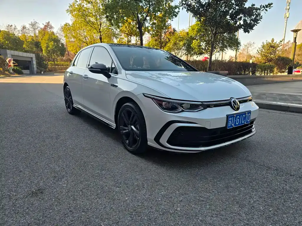 Volkswagen Golf 2023 из CN, фото 10