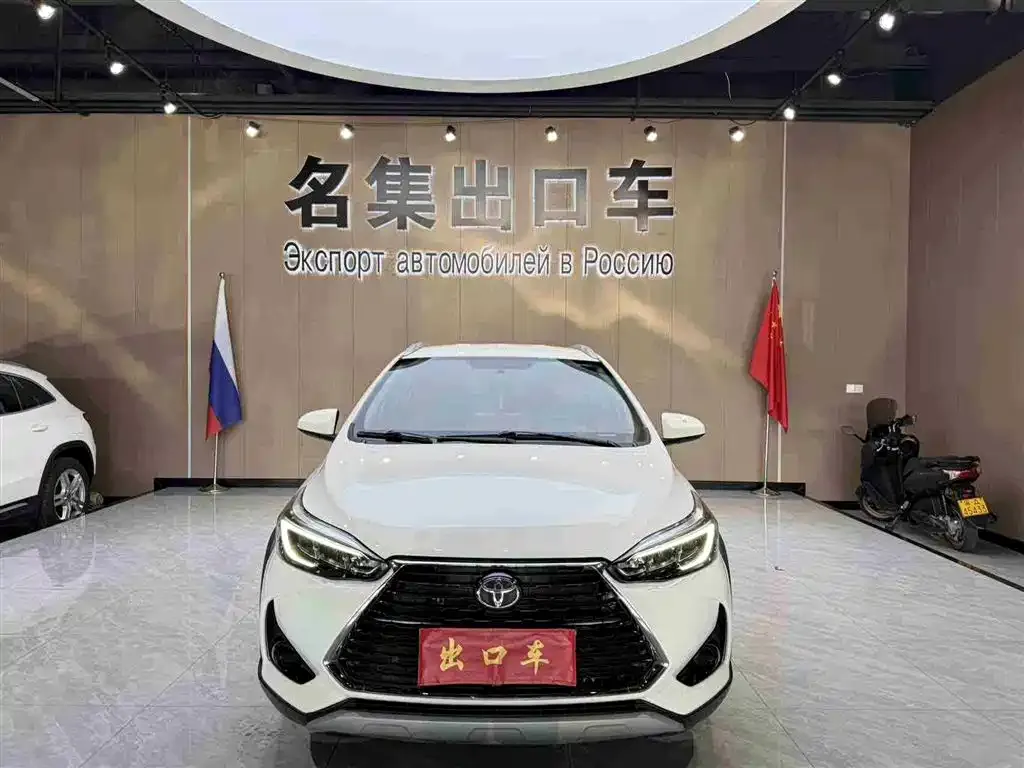 Toyota Yaris L — фото 5