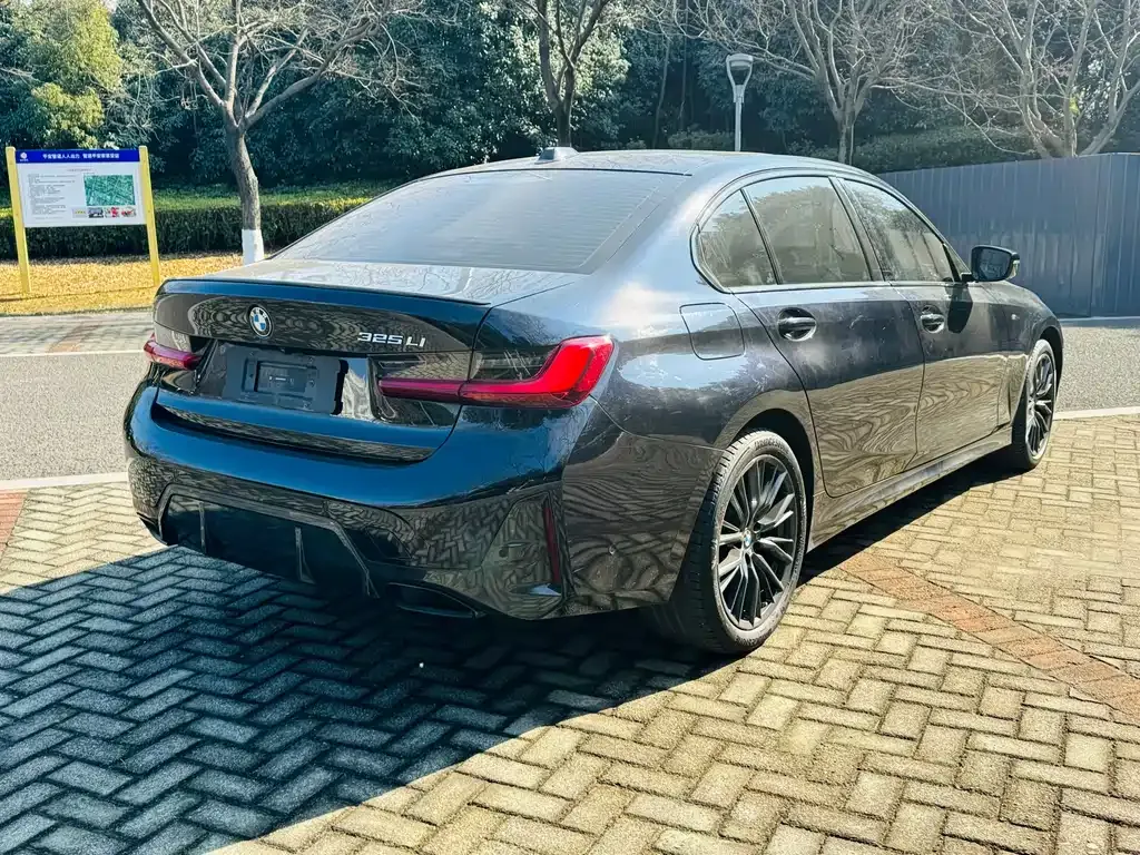 BMW 3 Series 2023 из CN, фото 10