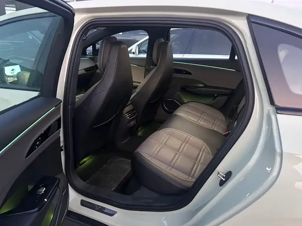 Hongqi EH7 2024 из CN, фото 8