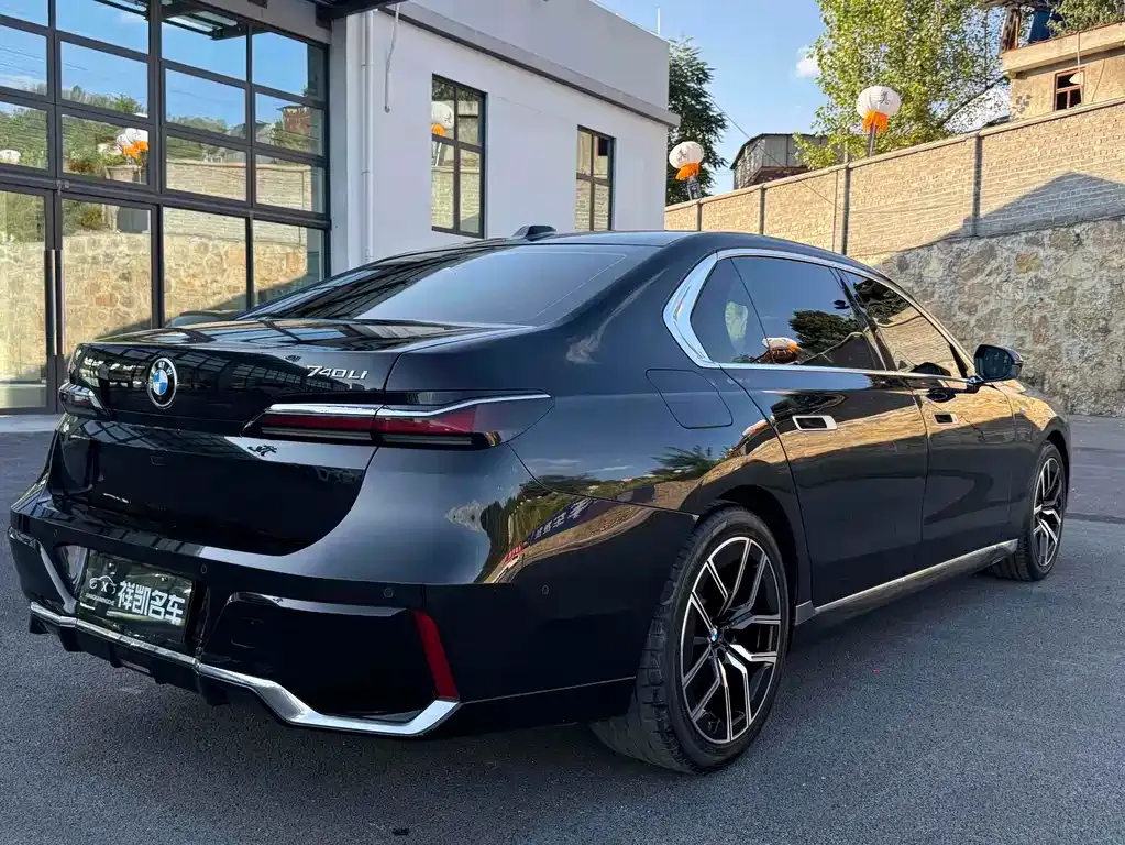 BMW 7 Series 2024 из CN, фото 5