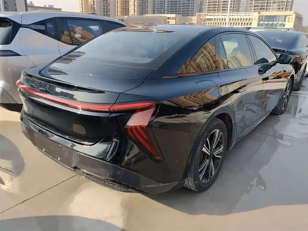 Hongqi EH7 2024 из CN, фото 4