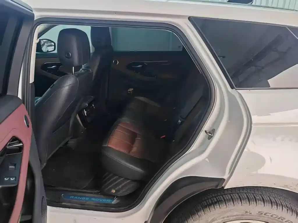 Land Rover Evoque 2024 из CN, фото 4