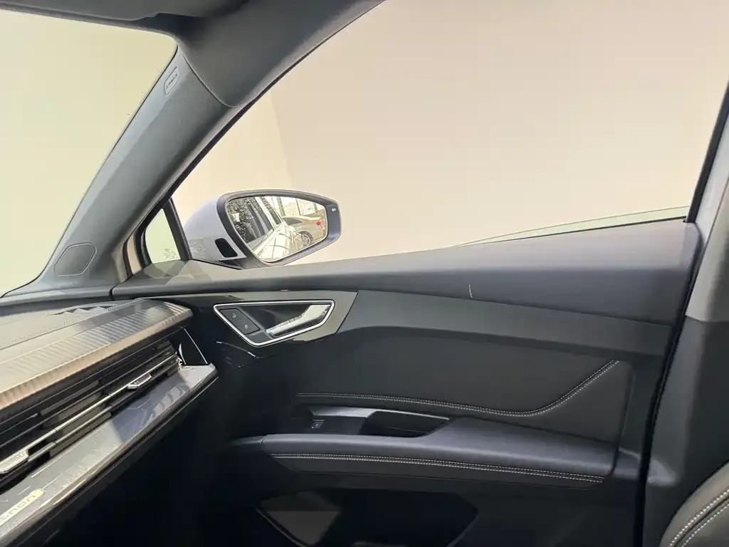 Audi Q4 e-tron 2025 из CN, фото 2