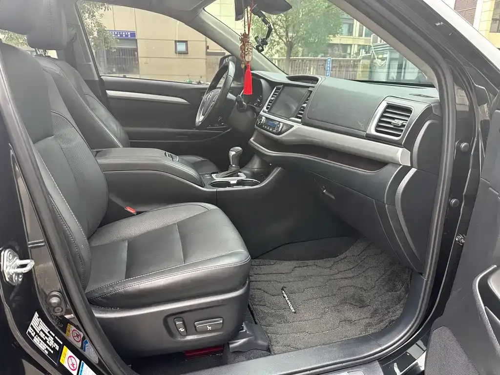 Toyota Highlander 2021 из CN, фото 2