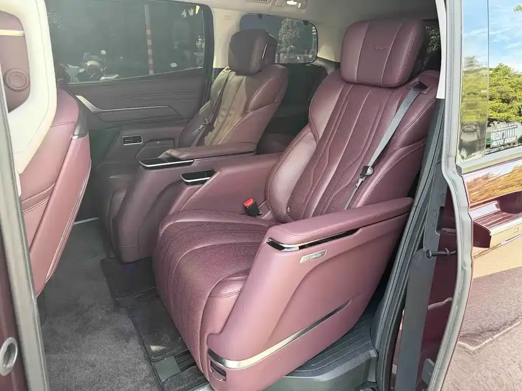 Buick Century 2023 из CN, фото 3