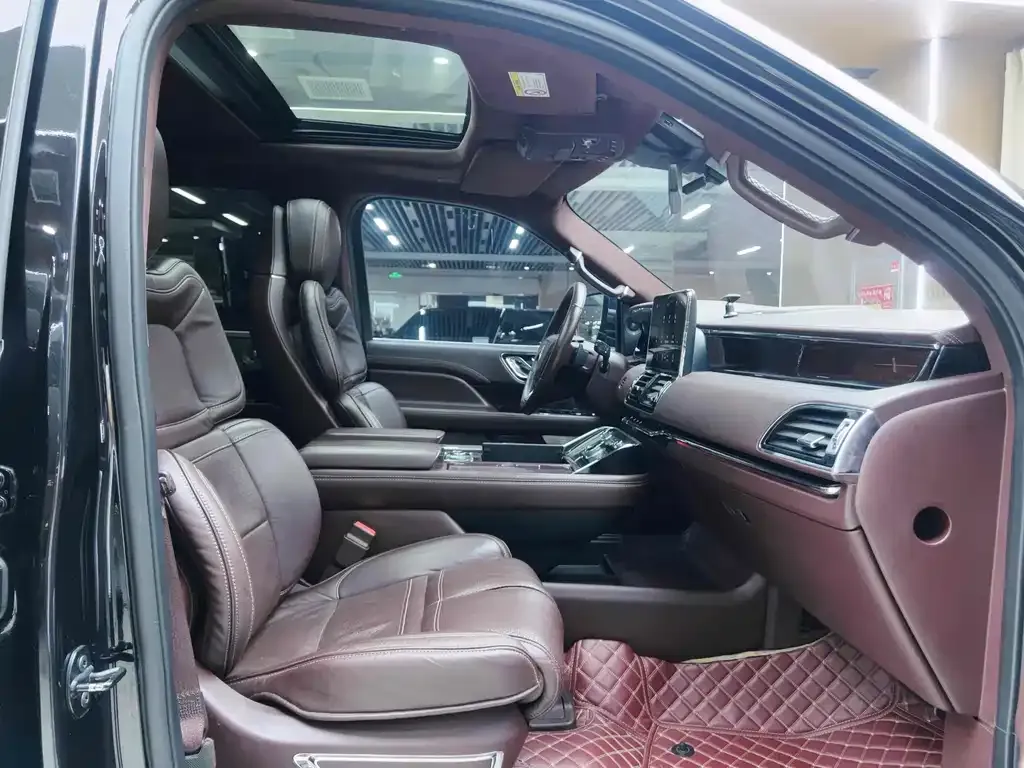 Lincoln Navigator 2021 из CN, фото 8