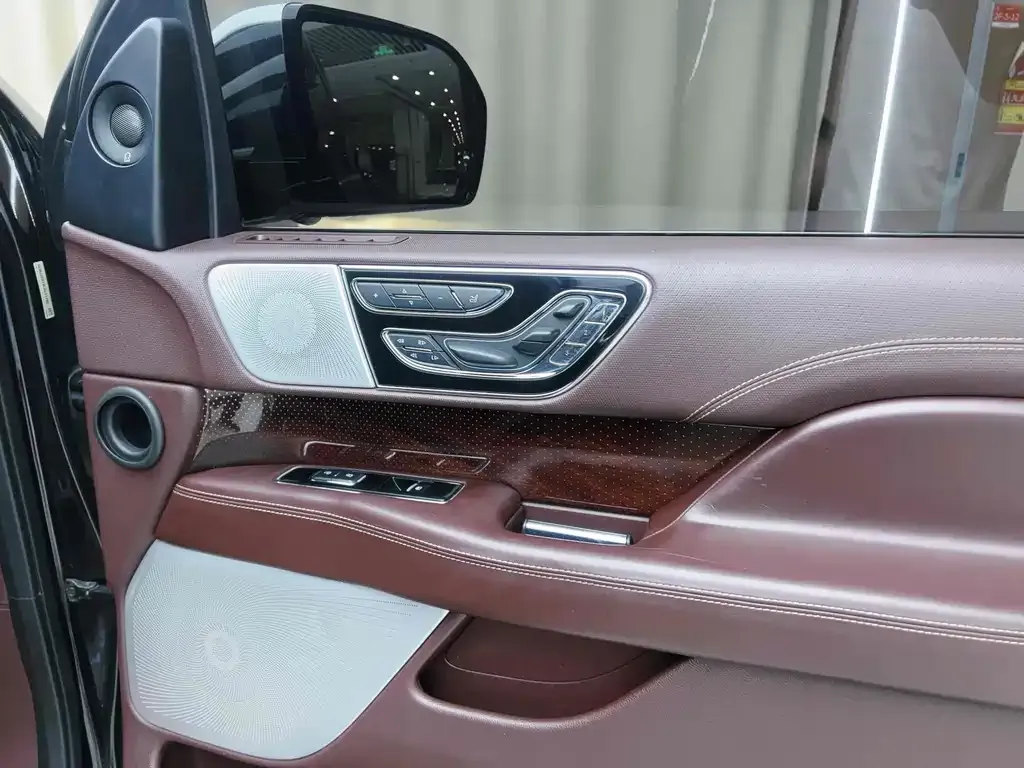 Lincoln Navigator 2021 из CN, фото 10