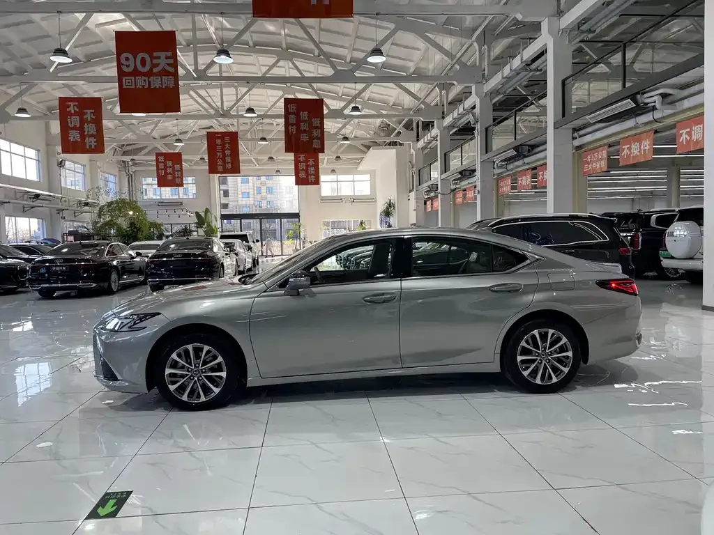Lexus ES 2025 из CN, фото 7