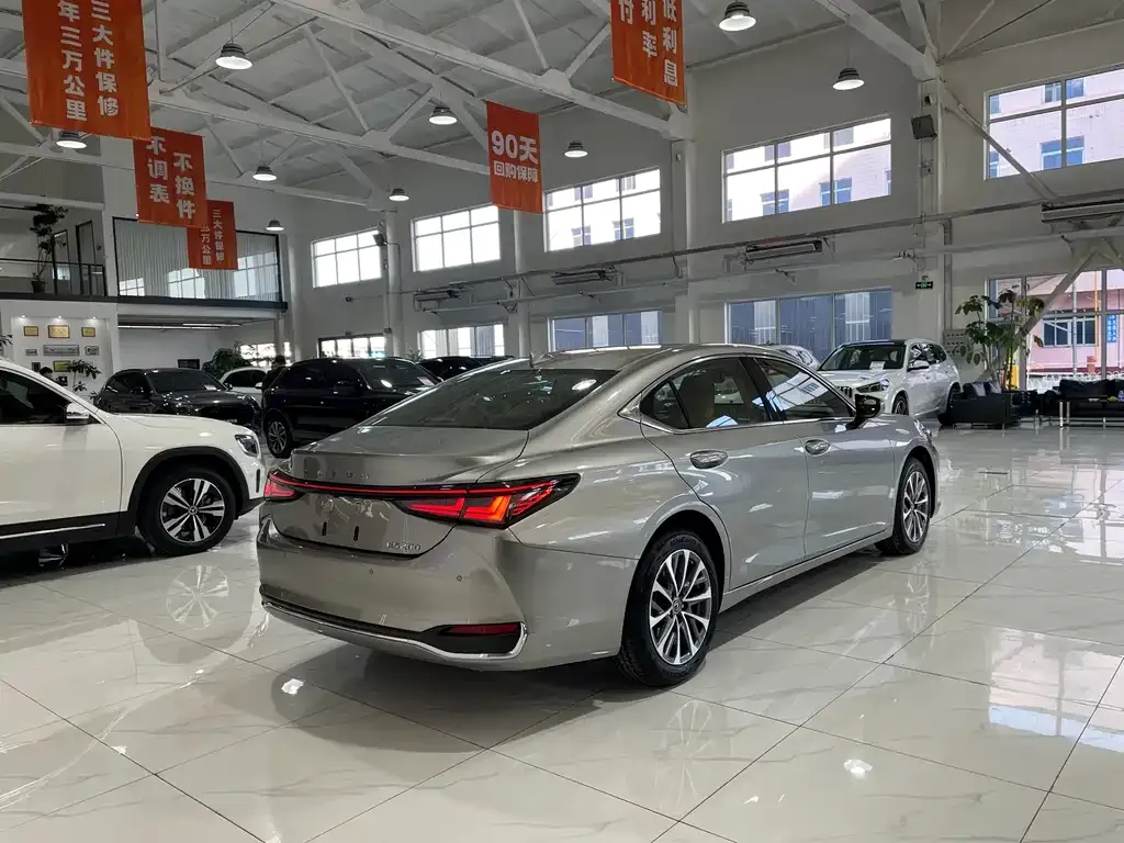 Lexus ES 2025 из CN, фото 6