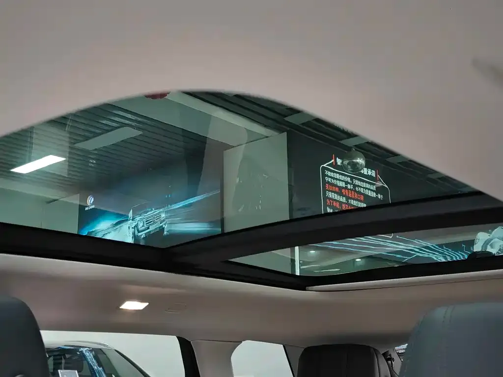 Land Rover Evoque 2024 из CN, фото 4