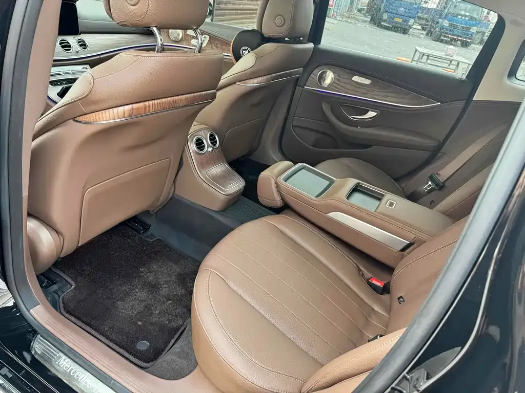 Mercedes-Benz E-Class 2023 из CN, фото 2