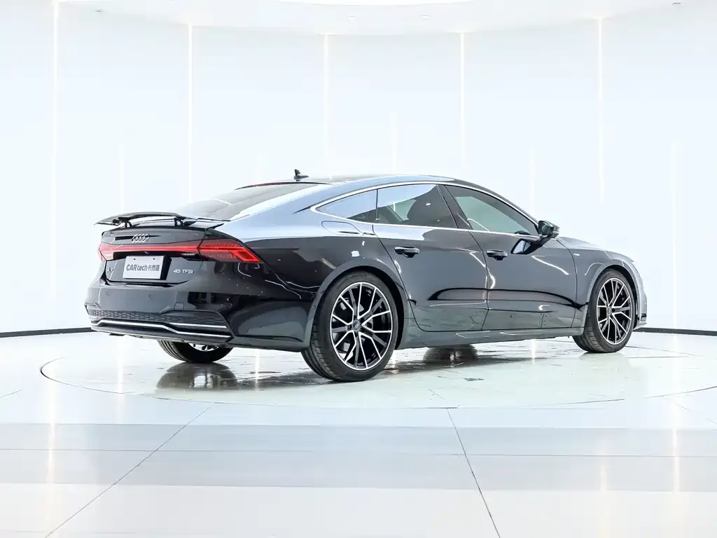 Audi A7 2022 из CN, фото 4